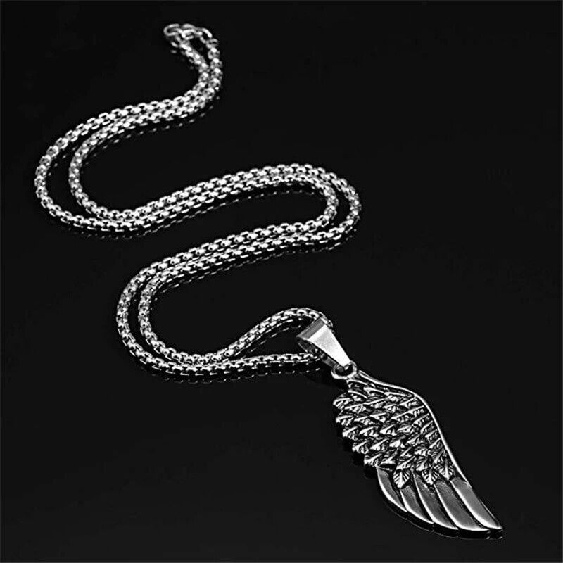 Collana pendente lunga piuma da uomo elegante