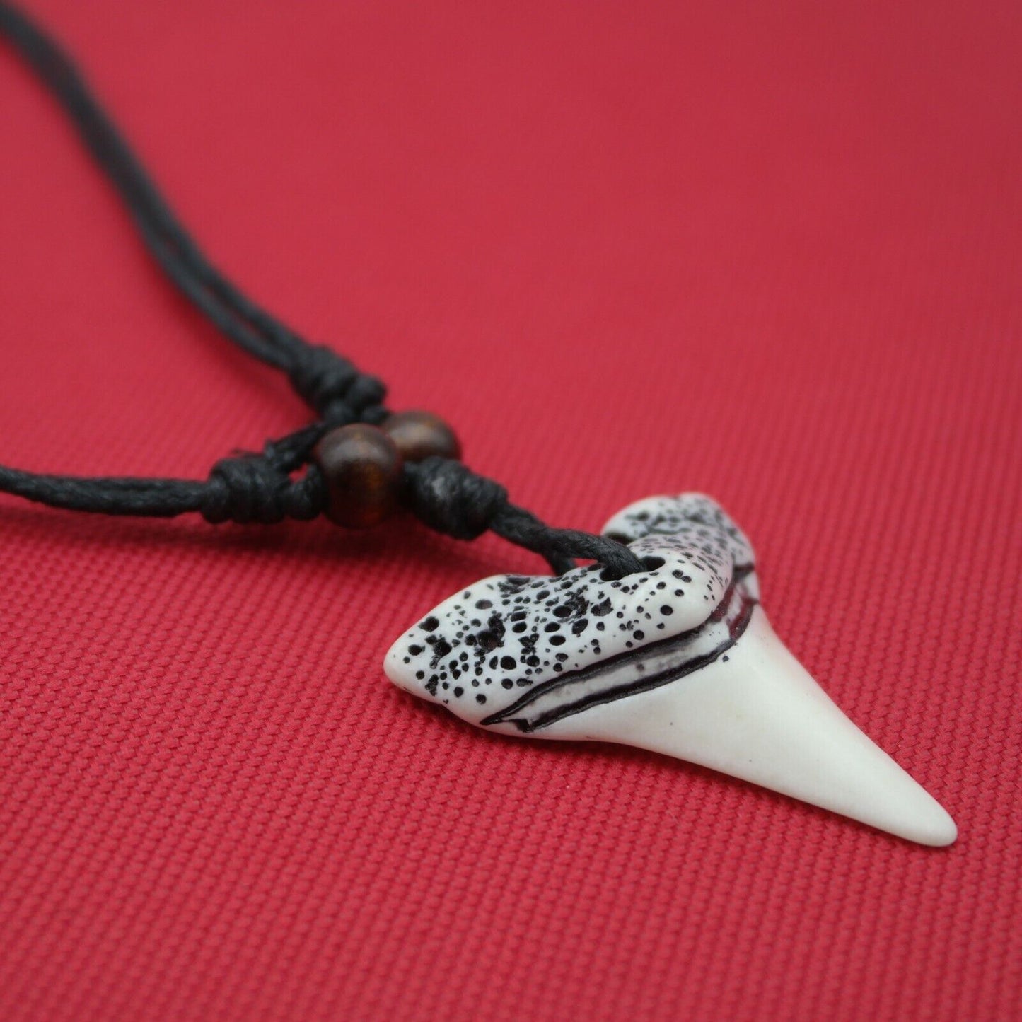 Collana con pendente Ciondolo dente finto di Squalo Uomo Surfista Shark Surf uomo